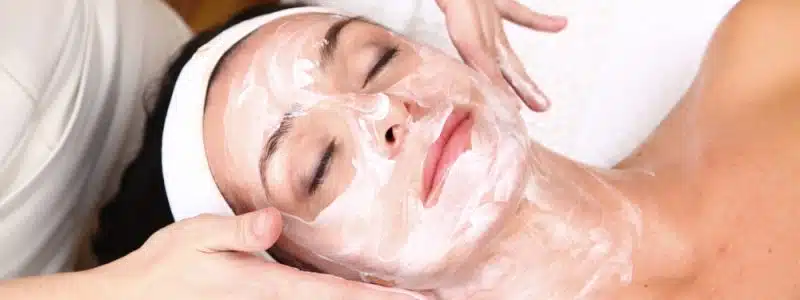gezichtsbehandeling-reinigend-vitacare-health-beauty-almere-buiten